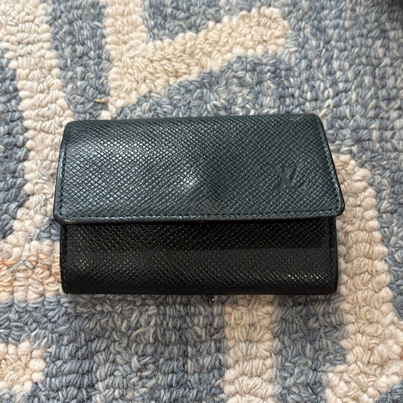 Louis Vuitton Black Textured Leather Fold Key Holder - Picture 2 of 5